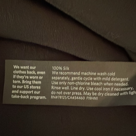 💕 Eileen Fisher Silk Crepe de Chine Sleeveless, Button Front Tunic. L. Perfect. - Picture 14 of 14